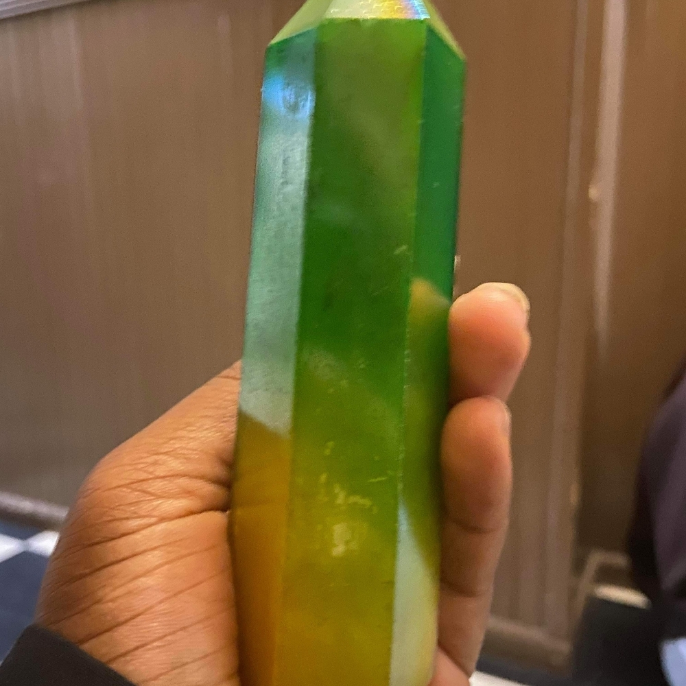 Rare Neon Green and Yellow Rainbow Aura Point - Picture 4 of 5